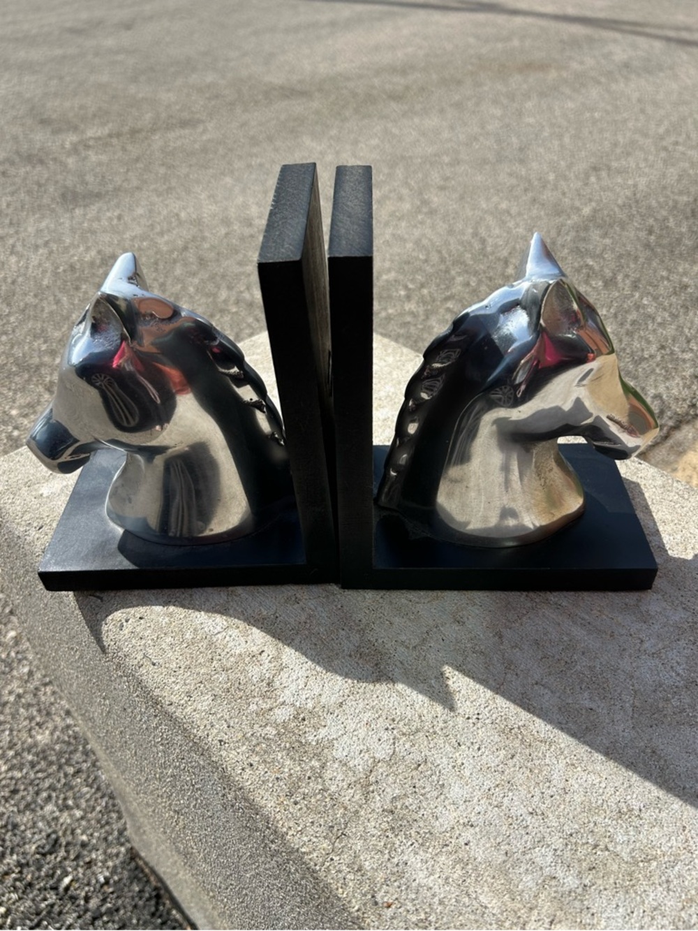 STUNNING!  Pair of silver horse head book ends on black bases